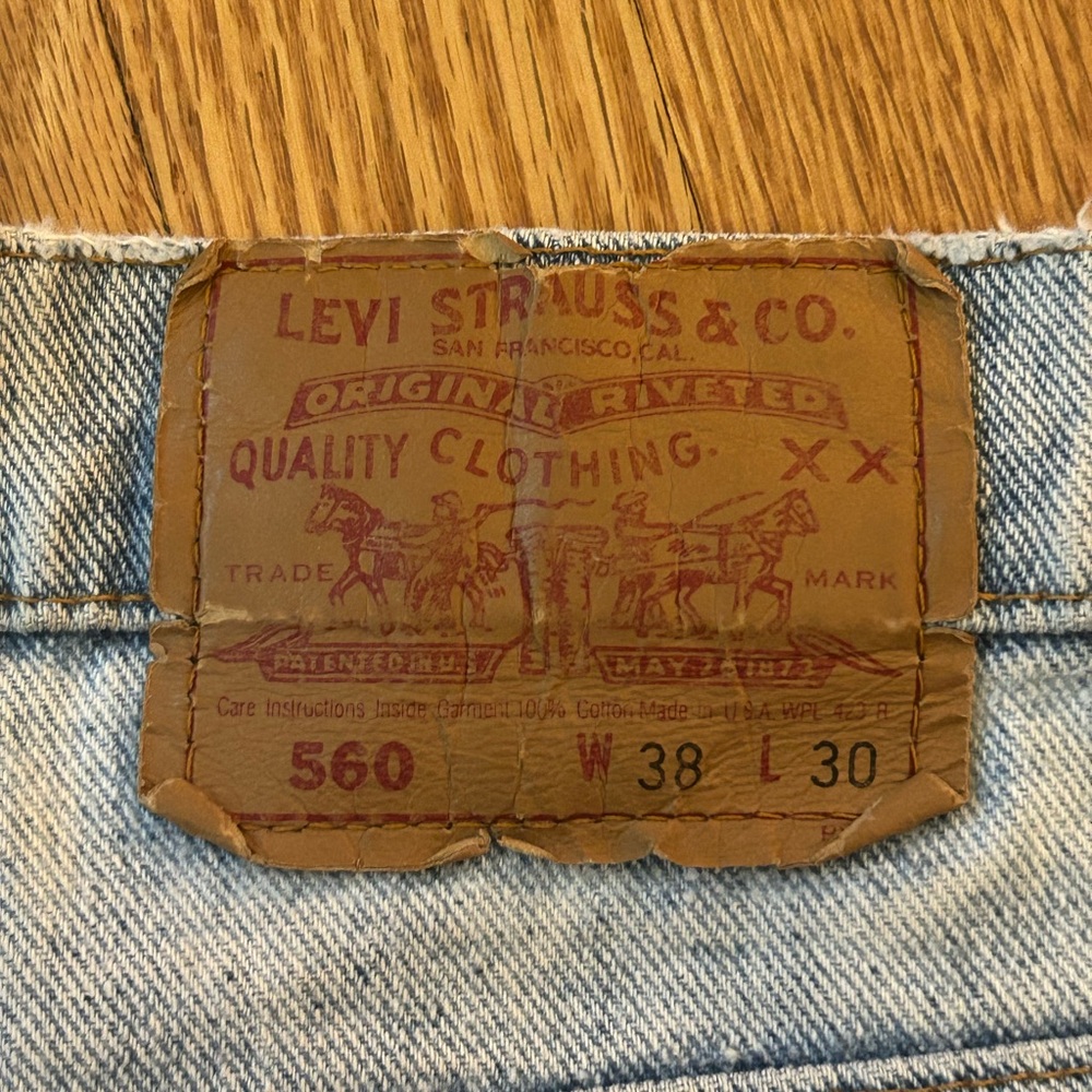 Authentic vintage Levi shorts - Picture 5 of 10